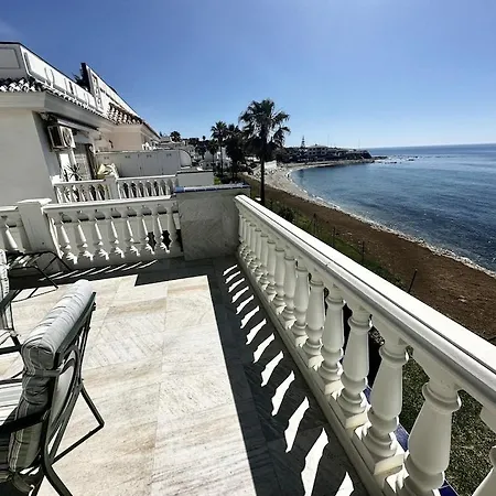 Apartament Beachfront With Pleasant Views Of The Sea And The Historic Lighthouse.