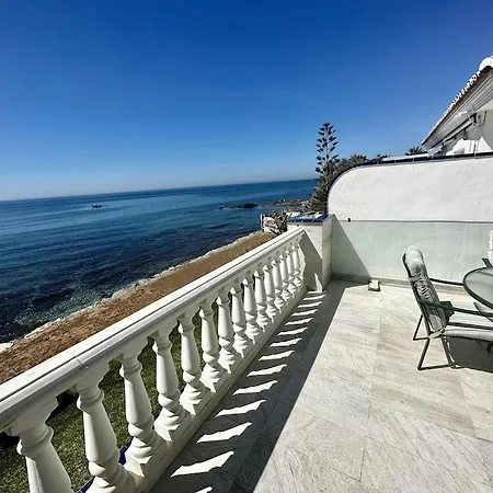 Apartment Beachfront With Pleasant Views Of The Sea And The Historic Lighthouse.