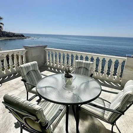 Apartment Beachfront With Pleasant Views Of The Sea And The Historic Lighthouse. La Cala De Mijas